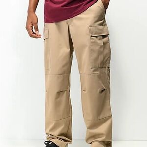 Men’s Empyre brand loose fit beige cargo skate pants.